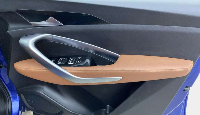 2020 MG HECTOR PLUS SHARP 1.5 PETROL TURBO DCT 6-STR, Petrol, Automatic, 23,528 km, Driver Side Door Panels Control