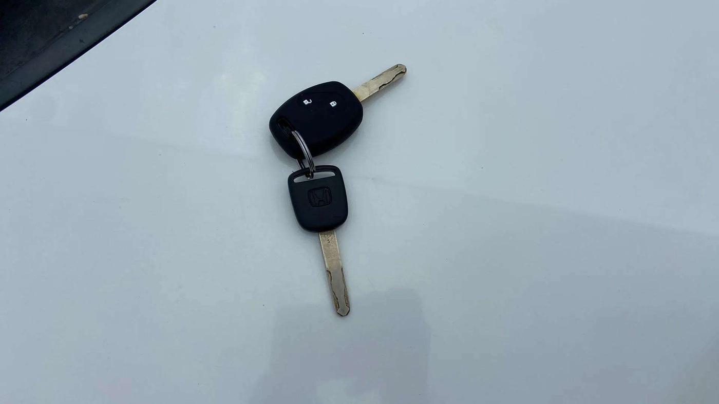 2014 Honda Brio S MT, Petrol, Manual, 53,321 km, Key Close Up