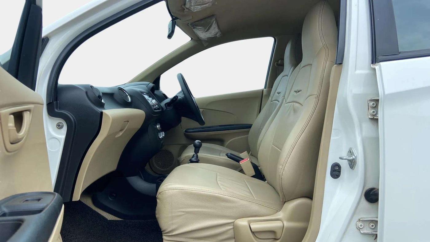 2014 Honda Brio S MT, Petrol, Manual, 53,321 km, Right Side Front Door Cabin