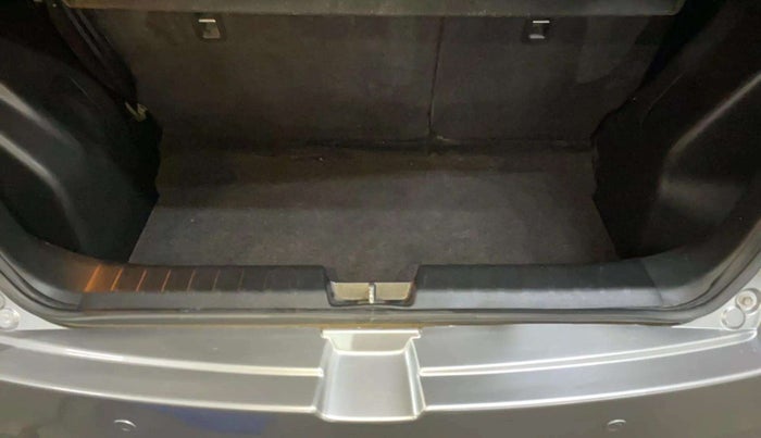 2019 Maruti Baleno ALPHA CVT PETROL 1.2, Petrol, Automatic, 35,552 km, Dicky (Boot door) - Tool missing