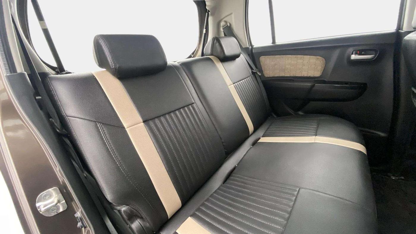 2018 Maruti Wagon R 1.0 VXI, Petrol, Manual, 31,177 km, Right Side Rear Door Cabin