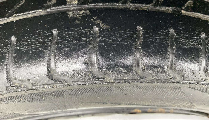 2018 Maruti Wagon R 1.0 VXI, Petrol, Manual, 31,177 km, Left Front Tyre Tread