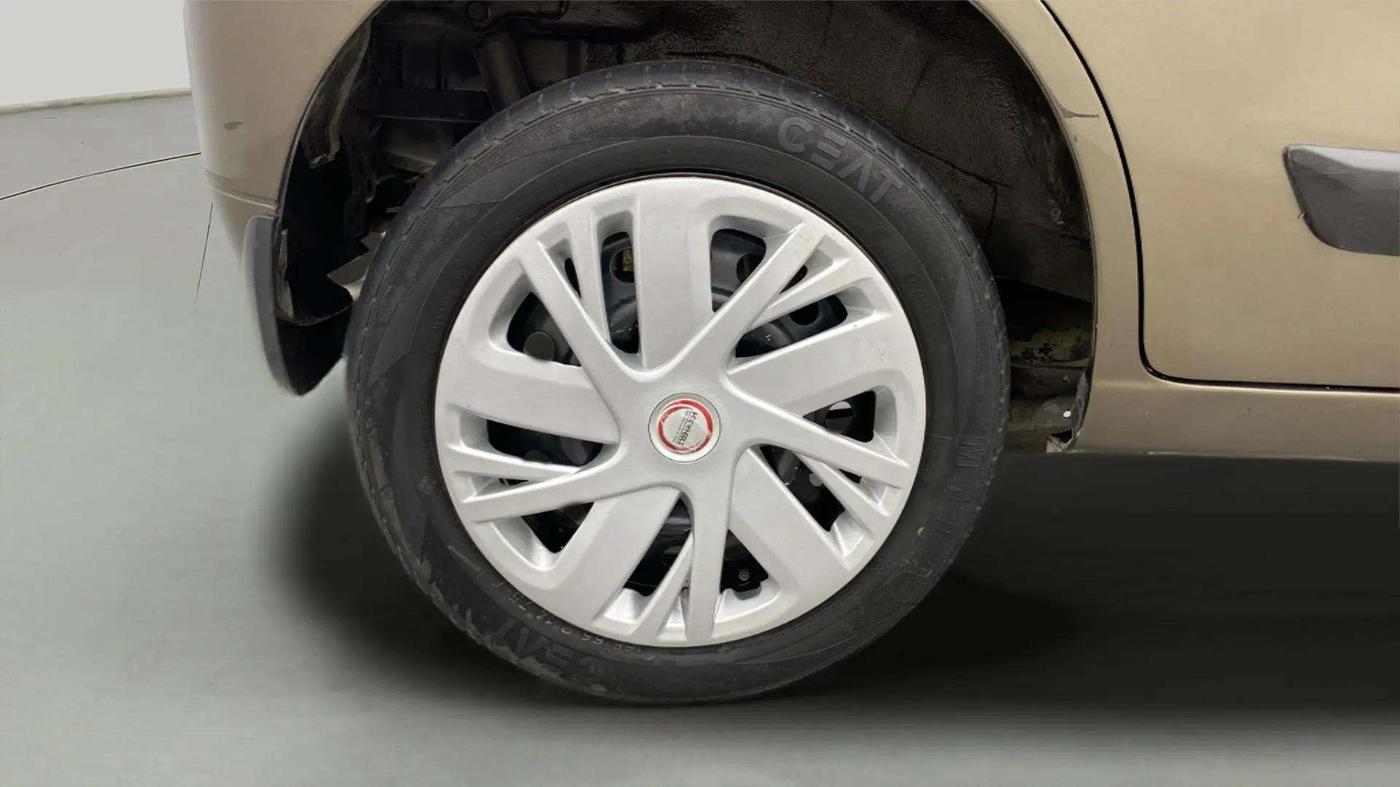 2018 Maruti Wagon R 1.0 VXI, Petrol, Manual, 31,177 km, Right Rear Wheel