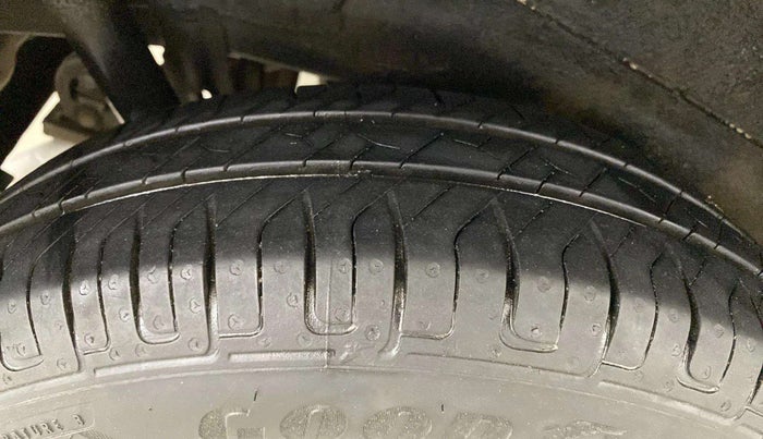 2018 Maruti Wagon R 1.0 LXI CNG, CNG, Manual, 49,832 km, Right Rear Tyre Tread