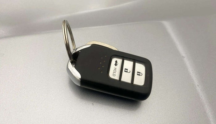 2022 Honda Amaze 1.2L I-VTEC VX CVT, Petrol, Automatic, 61,740 km, Key Close Up