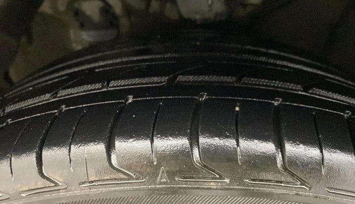 2017 Hyundai Verna 1.6 VTVT SX O, CNG, Manual, 48,762 km, Left Front Tyre Tread