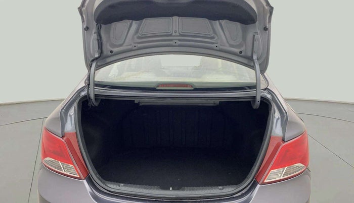 2017 Hyundai Verna 1.6 VTVT SX O, CNG, Manual, 48,762 km, Boot Door Open