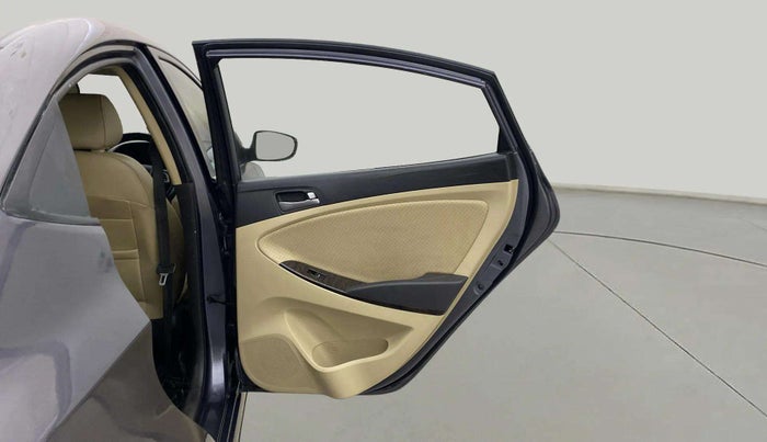 2017 Hyundai Verna 1.6 VTVT SX O, CNG, Manual, 48,762 km, RHS Rear Door