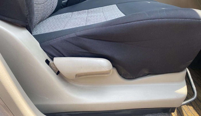 2017 Maruti Celerio VXI, Petrol, Manual, 34,731 km, Driver Side Adjustment Panel