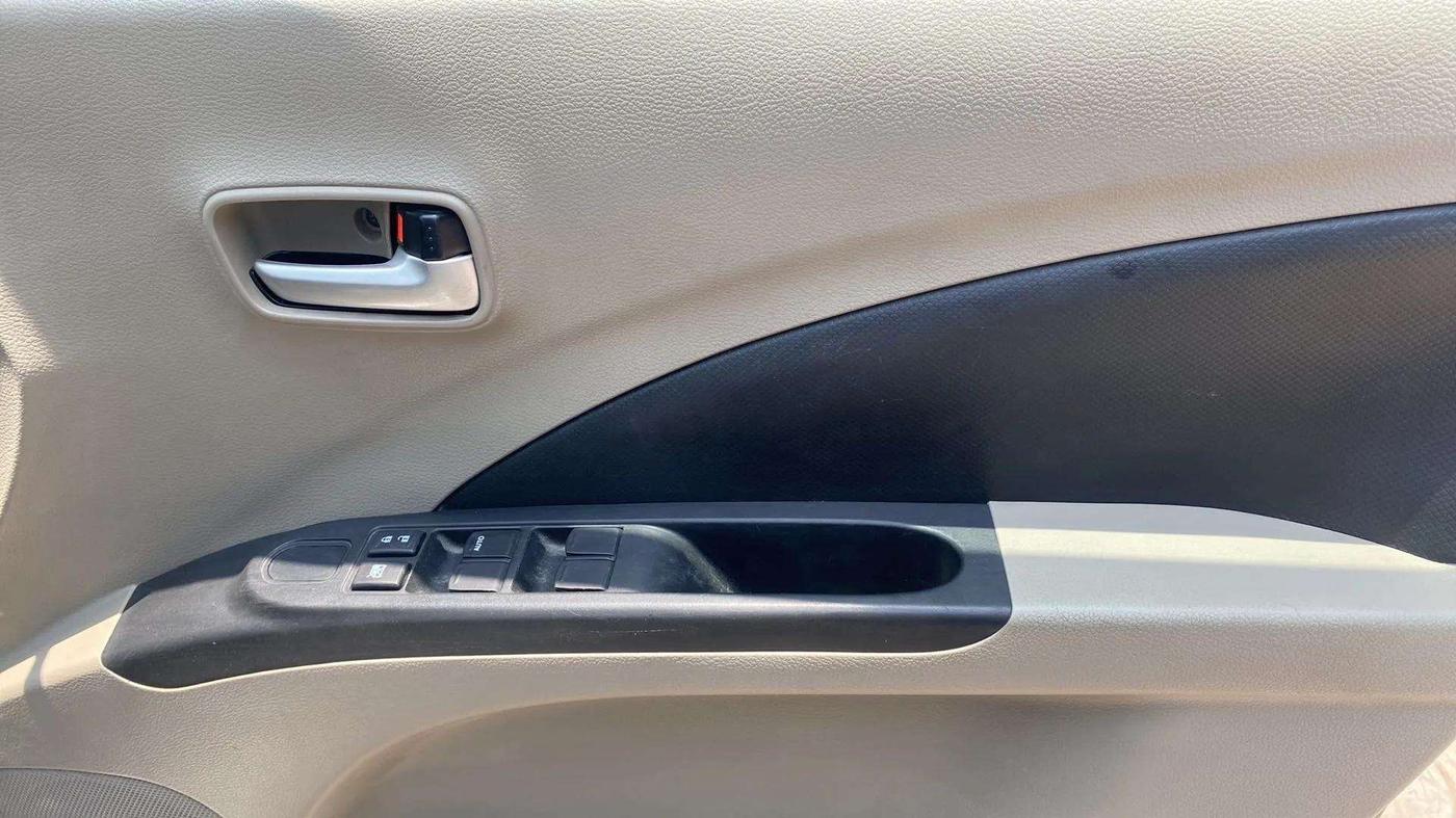 2017 Maruti Celerio VXI, Petrol, Manual, 34,731 km, Driver Side Door Panels Control
