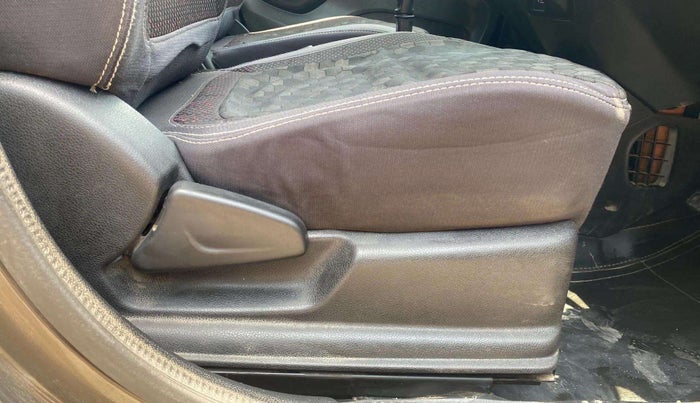 2019 Renault Kwid RXT 0.8, Petrol, Manual, 79,799 km, Driver Side Adjustment Panel