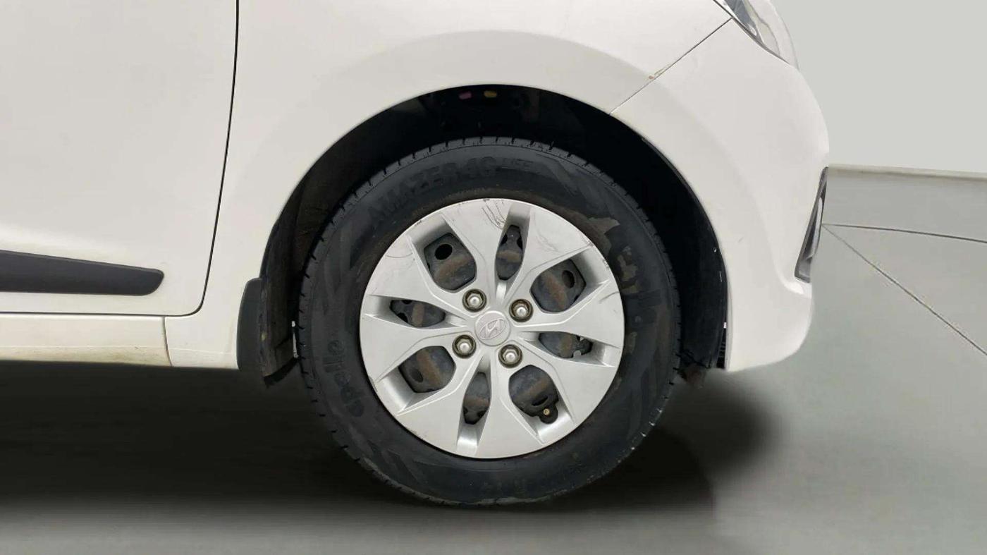 2014 Hyundai Xcent S 1.2, Petrol, Manual, 85,654 km, Right Front Wheel