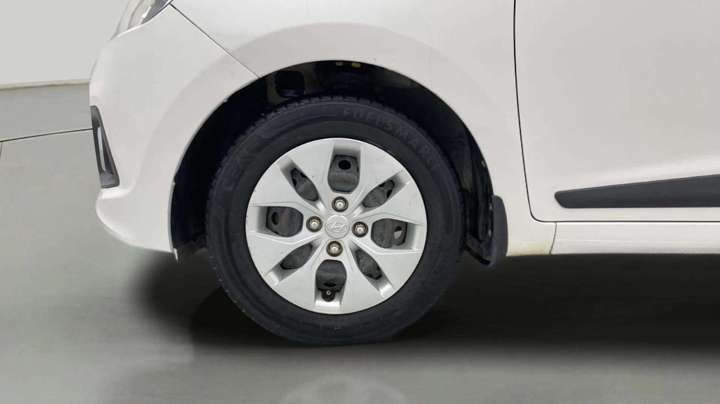 2014 Hyundai Xcent S 1.2, Petrol, Manual, 85,654 km, Left Front Wheel