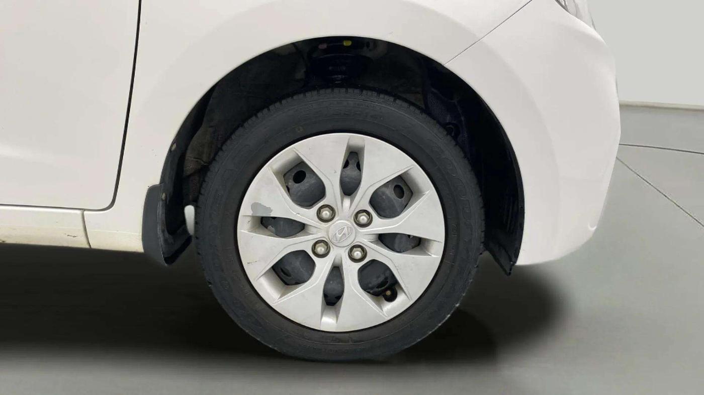 2017 Hyundai Xcent E+, Petrol, Manual, 48,292 km, Right Front Wheel
