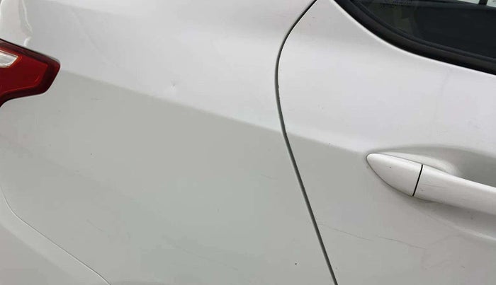 2017 Hyundai Xcent E+, Petrol, Manual, 48,249 km, Right quarter panel - Minor scratches