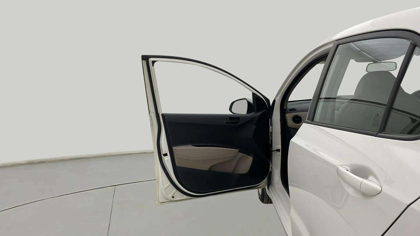 2017 Hyundai Xcent E+, Petrol, Manual, 48,292 km, LHS Front Door