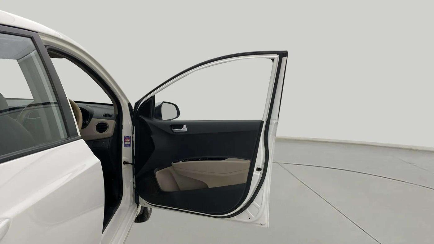 2017 Hyundai Xcent E+, Petrol, Manual, 48,292 km, RHS Front Door