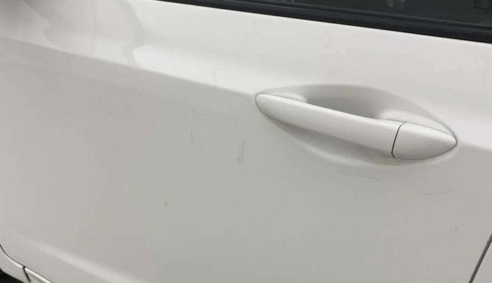 2017 Hyundai Xcent E+, Petrol, Manual, 48,249 km, Front passenger door - Minor scratches