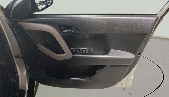 2018 Hyundai Creta E PLUS 1.6 PETROL, Petrol, Manual, 45,366 km, Driver Side Door Panels Control