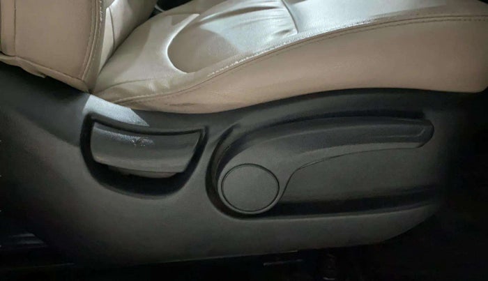 2018 Hyundai Creta E PLUS 1.6 PETROL, Petrol, Manual, 45,366 km, Driver Side Adjustment Panel