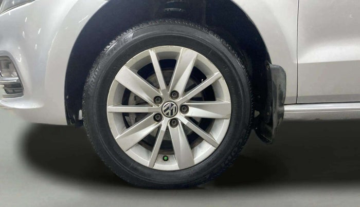 2015 Volkswagen Polo HIGHLINE1.2L, Petrol, Manual, 82,675 km, Left Front Wheel
