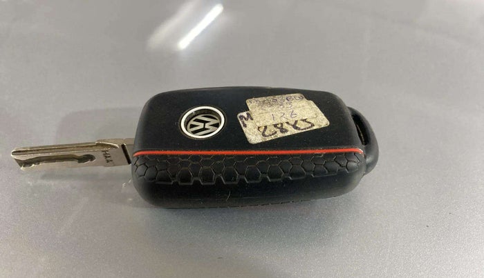 2015 Volkswagen Polo HIGHLINE1.2L, Petrol, Manual, 82,675 km, Key Close Up