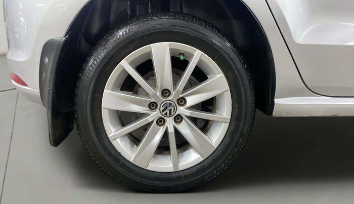 2015 Volkswagen Polo HIGHLINE1.2L, Petrol, Manual, 82,675 km, Right Rear Wheel