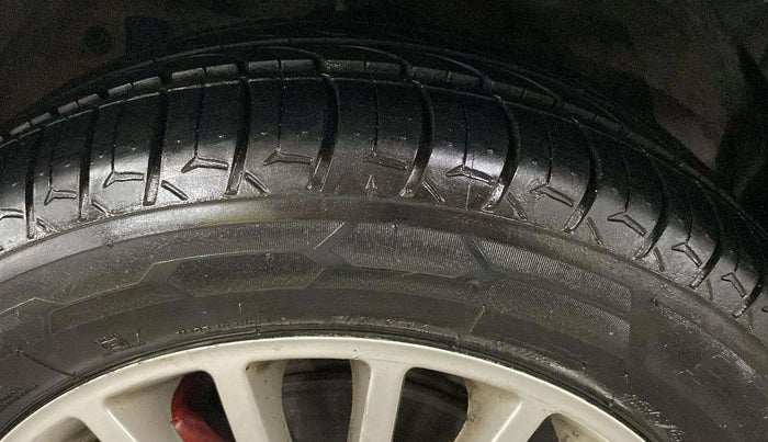 2014 Tata Zest XMS PETROL, Petrol, Manual, 56,573 km, Left Front Tyre Tread