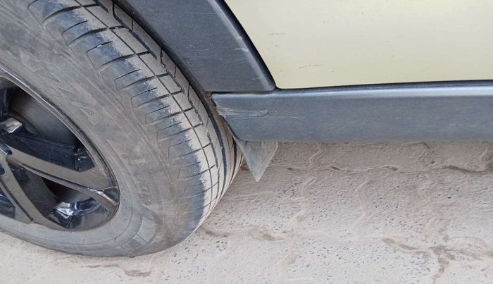 2022 Tata NEXON XZ PLUS (PREMIUM) KAZIRANGA PETROL, Petrol, Manual, 17,244 km, Right running board - Minor scratches
