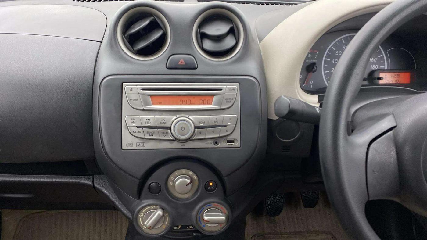2015 Nissan Micra Active XV, Petrol, Manual, 25,410 km, Air Conditioner