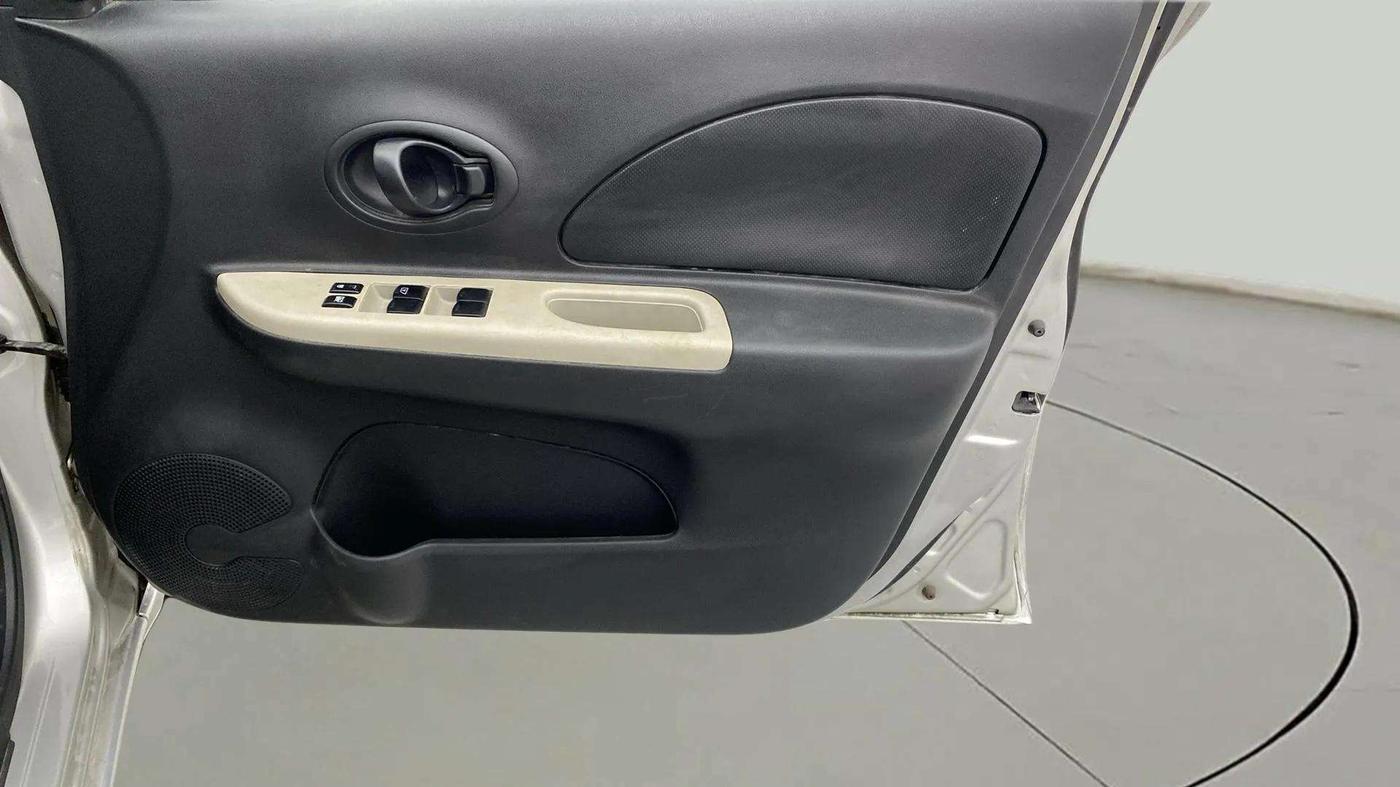 2015 Nissan Micra Active XV, Petrol, Manual, 25,410 km, Driver Side Door Panels Control