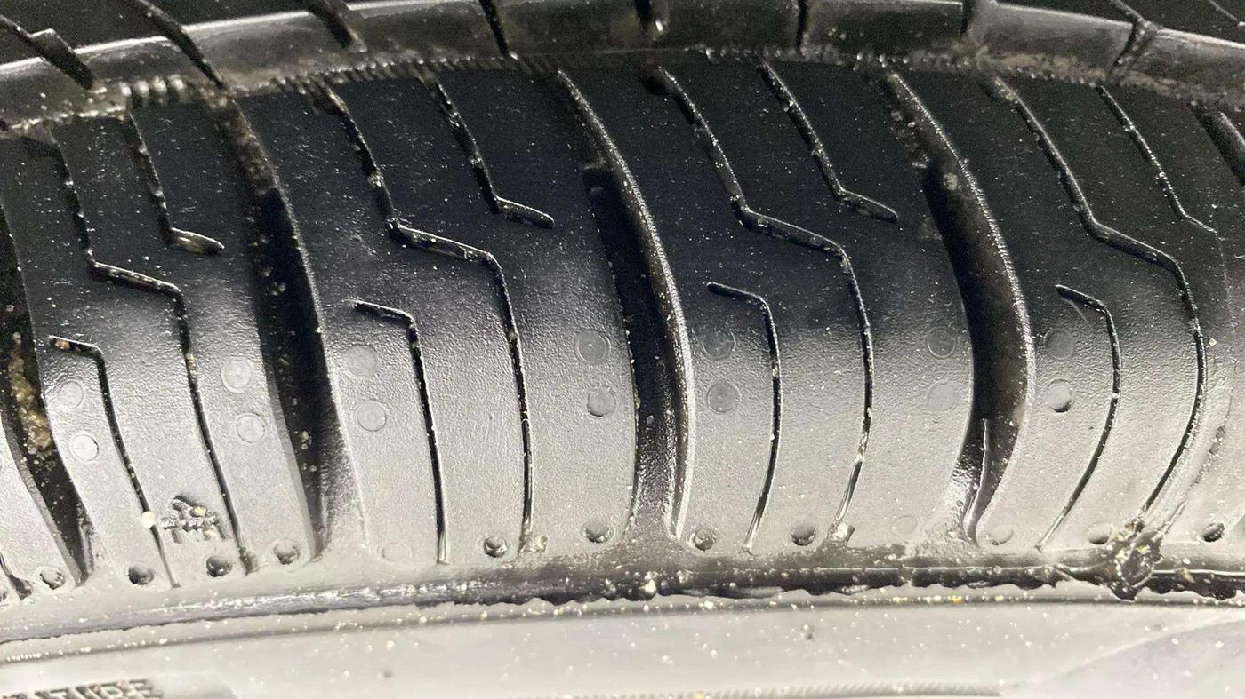2015 Nissan Micra Active XV, Petrol, Manual, 25,410 km, Right Rear Tyre Tread