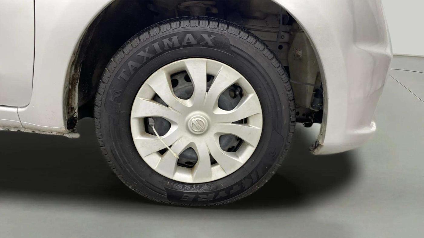 2015 Nissan Micra Active XV, Petrol, Manual, 25,410 km, Right Front Wheel