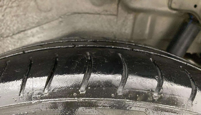 2017 Maruti Wagon R 1.0 LXI CNG, CNG, Manual, 69,841 km, Left Rear Tyre Tread