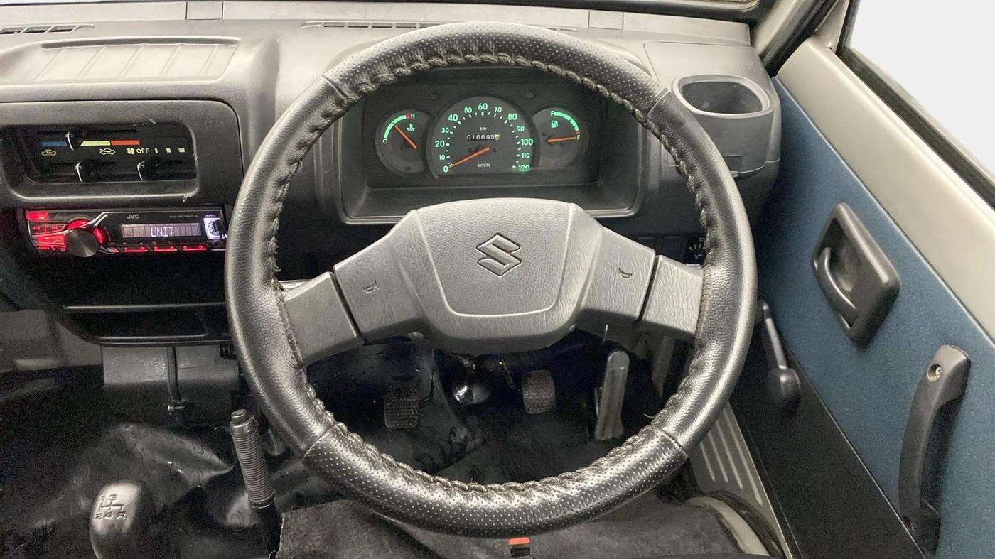 2017 Maruti Omni 5 STR, Petrol, Manual, 16,698 km, Steering Wheel Close Up