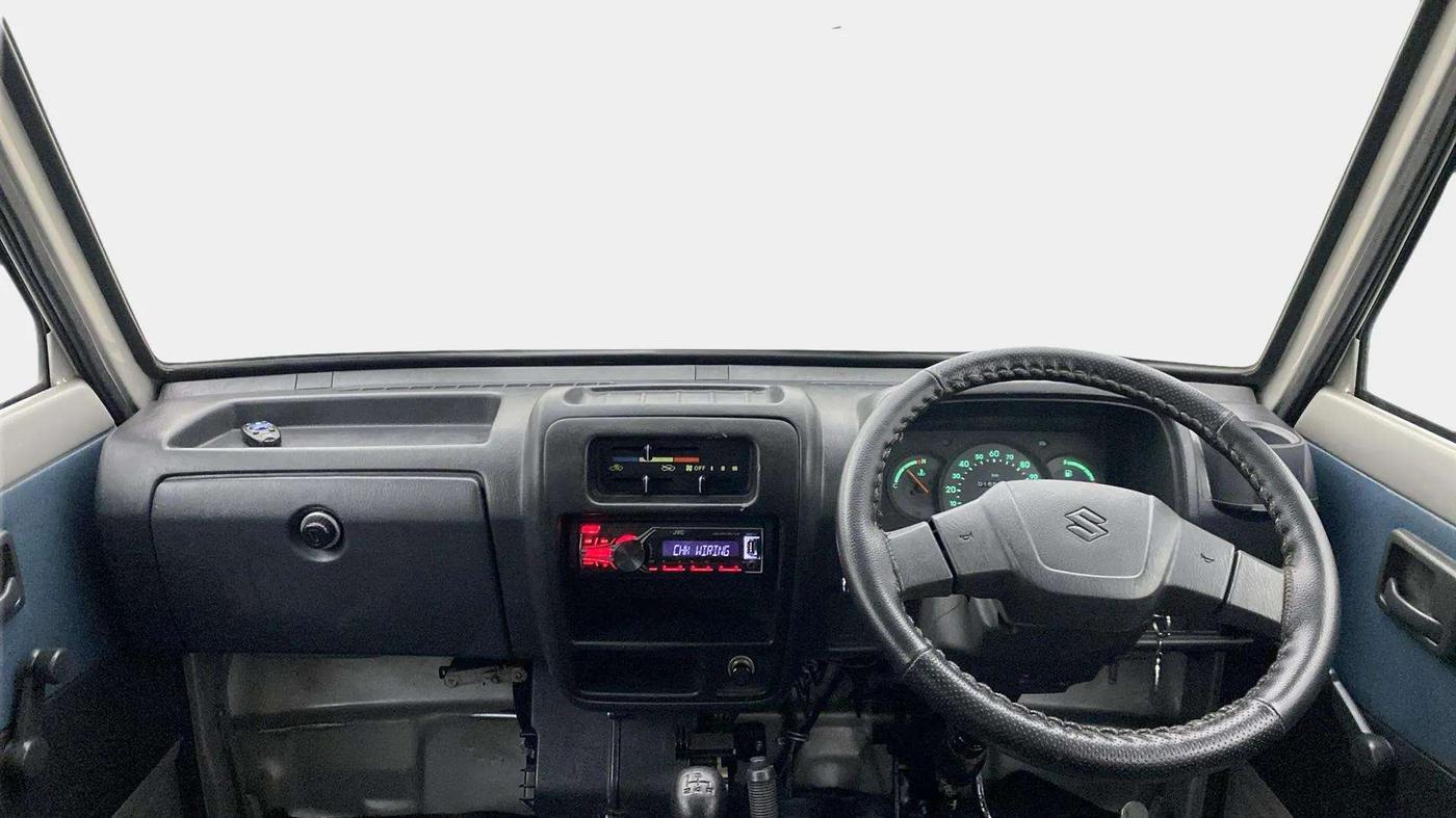 2017 Maruti Omni 5 STR, Petrol, Manual, 16,698 km, Dashboard