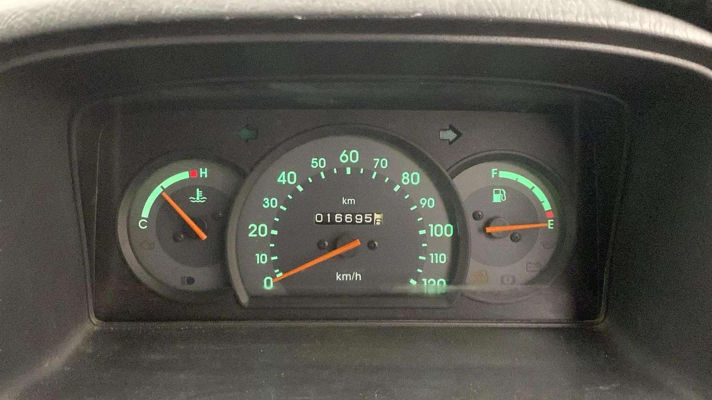 2017 Maruti Omni 5 STR, Petrol, Manual, 16,698 km, Odometer Image