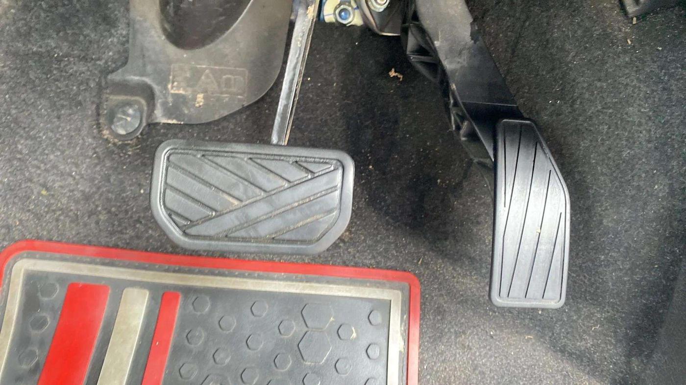 2020 Maruti S PRESSO VXI PLUS AMT, Petrol, Automatic, 27,918 km, Pedals