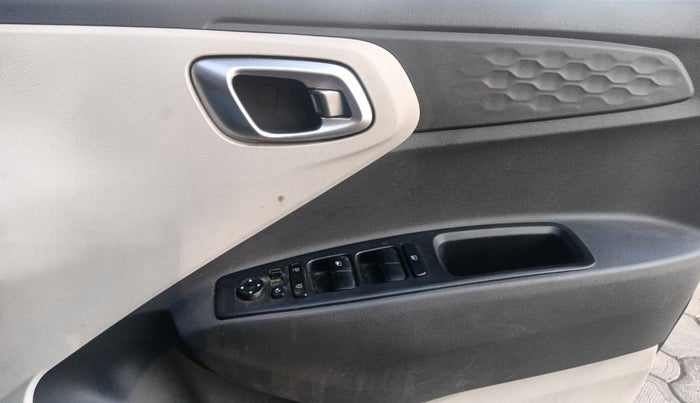 2020 Hyundai AURA SX 1.2 (O) CRDI, Diesel, Manual, 94,493 km, Driver Side Door Panels Control