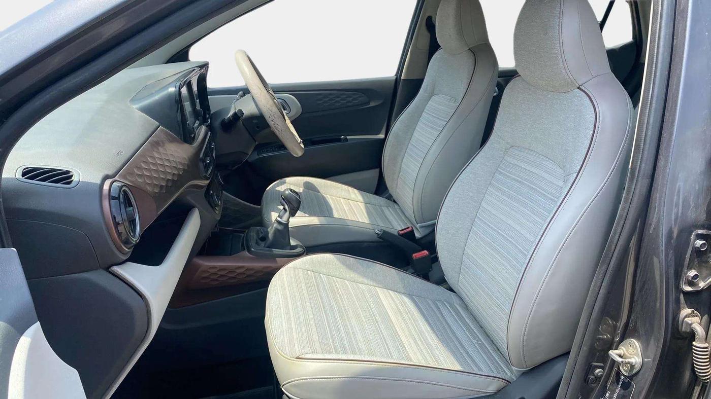 2020 Hyundai AURA SX 1.2 (O) CRDI, Diesel, Manual, 94,493 km, Right Side Front Door Cabin