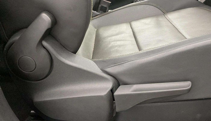 2021 Skoda KUSHAQ STYLE 1.5L TSI MT, Petrol, Manual, 38,305 km, Driver Side Adjustment Panel
