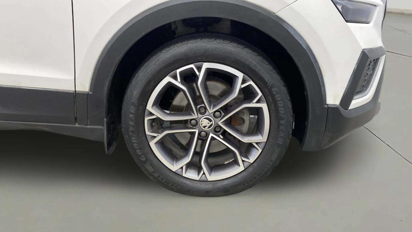 2021 Skoda KUSHAQ STYLE 1.5L TSI MT, Petrol, Manual, 38,305 km, Right Front Wheel