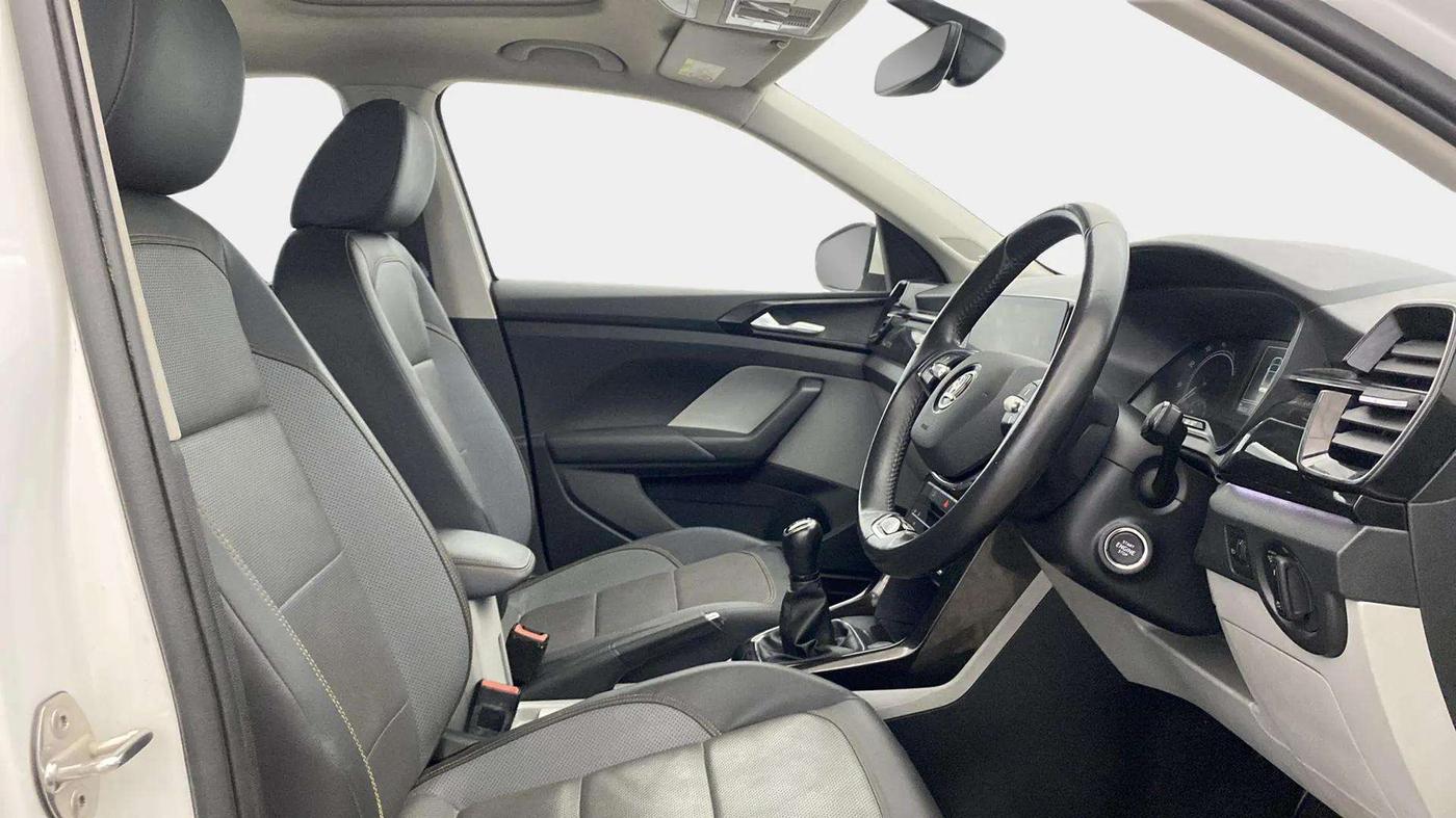 2021 Skoda KUSHAQ STYLE 1.5L TSI MT, Petrol, Manual, 38,305 km, Right Side Front Door Cabin