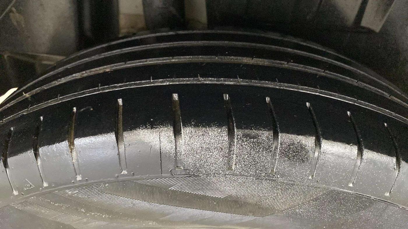 2022 Maruti Dzire ZXI CNG, CNG, Manual, 65,132 km, Right Rear Tyre Tread