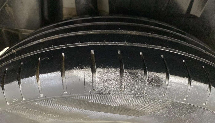 2022 Maruti Dzire ZXI CNG, CNG, Manual, 65,125 km, Right Rear Tyre Tread