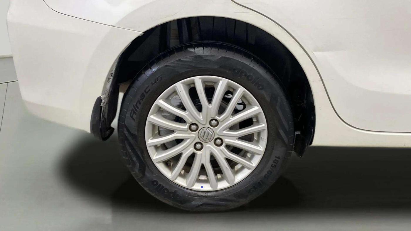 2022 Maruti Dzire ZXI CNG, CNG, Manual, 65,132 km, Right Rear Wheel