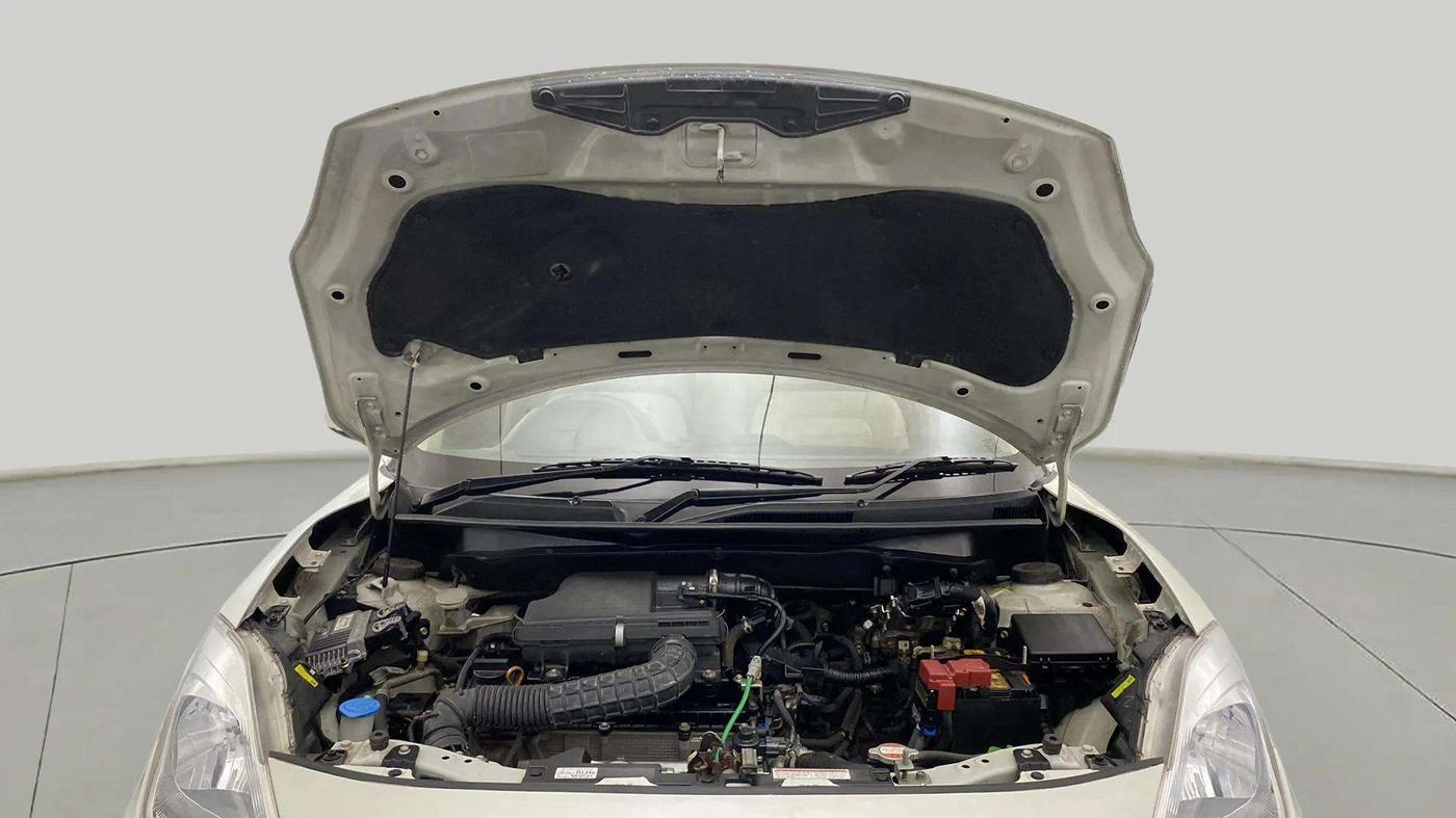 2022 Maruti Dzire ZXI CNG, CNG, Manual, 65,132 km, Open Bonet