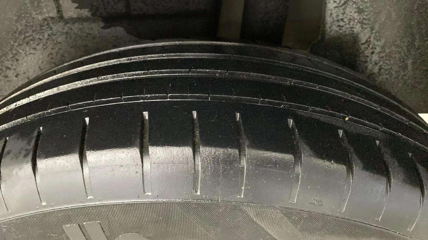 2022 Maruti Dzire ZXI CNG, CNG, Manual, 65,132 km, Left Rear Tyre Tread