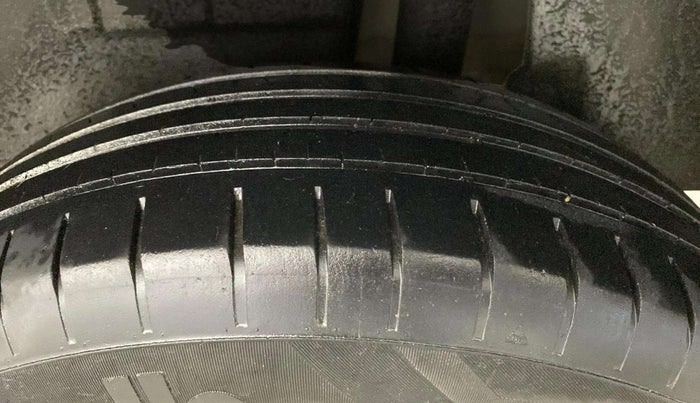 2022 Maruti Dzire ZXI CNG, CNG, Manual, 65,125 km, Left Rear Tyre Tread