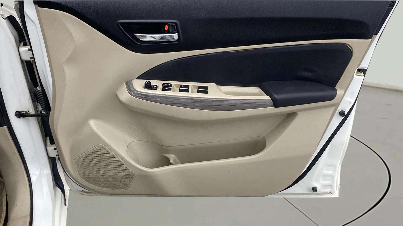 2022 Maruti Dzire ZXI CNG, CNG, Manual, 65,132 km, Driver Side Door Panels Control